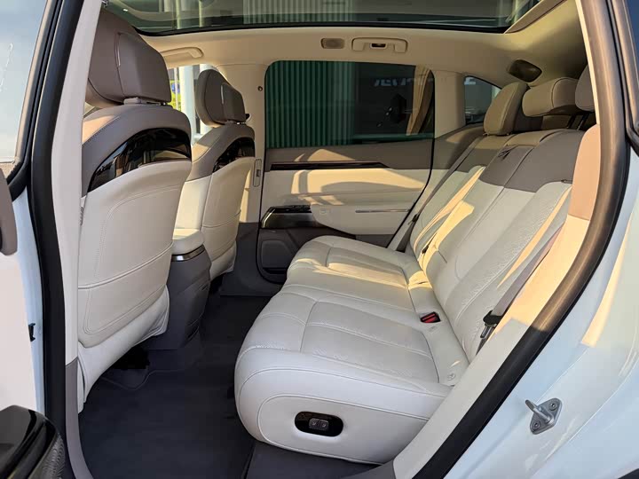 Фото 6 - Zeekr 7X