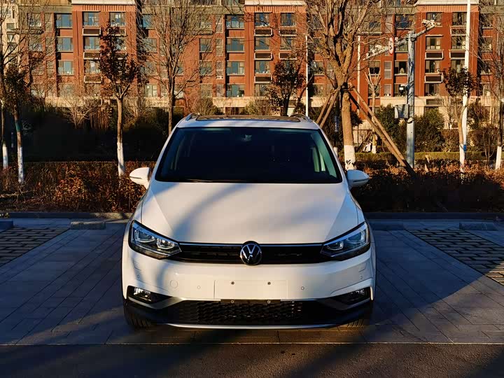 Фото 2 - Volkswagen Touran L