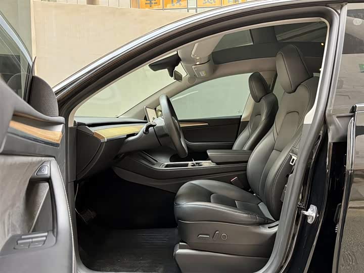 Фото 9 - Tesla Model Y