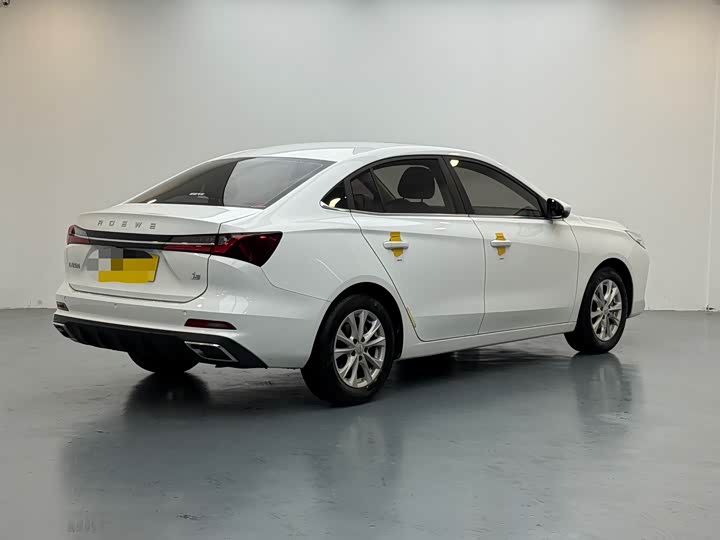 Фото 6 - Roewe i5