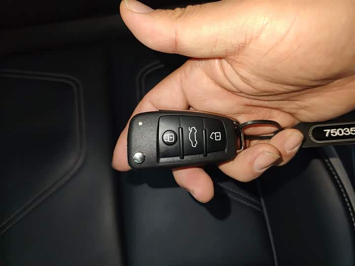 Фото 9 - Audi Q3