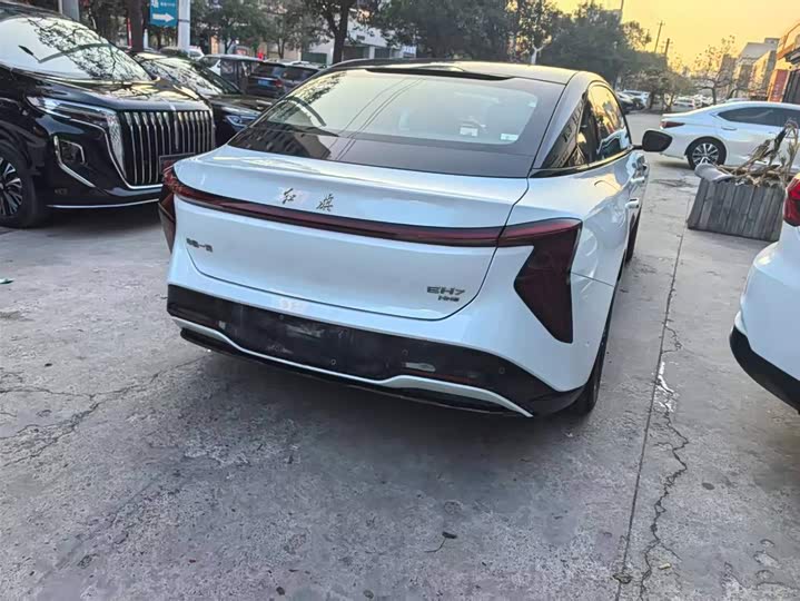 Фото 4 - Hongqi EH7