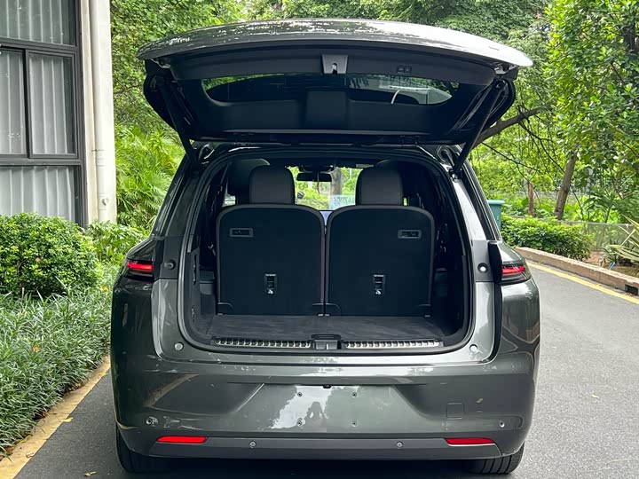 Фото 8 - LiXiang L8