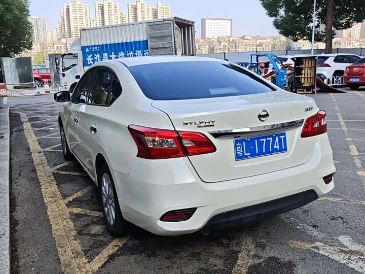 Фото 5 - Nissan Sylphy
