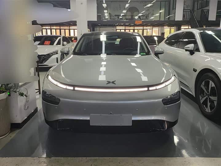 Фото 2 - XPeng P7