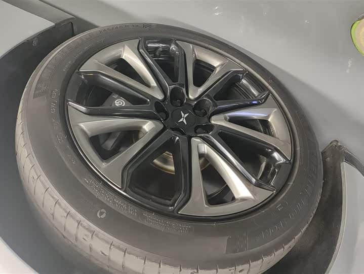 Фото 6 - XPeng P7