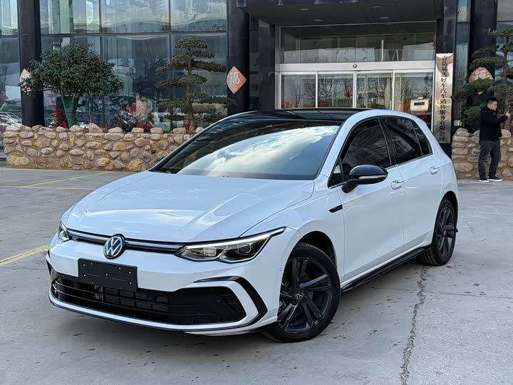 Фото 1 - Volkswagen Golf