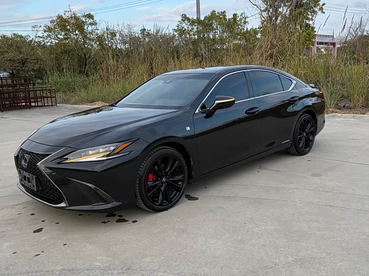 Фото 3 - Lexus ES