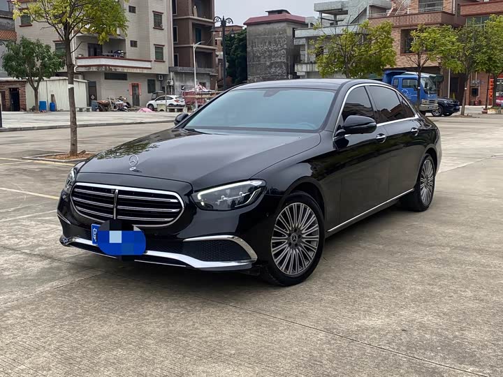 Фото 1 - Mercedes-Benz E-Class