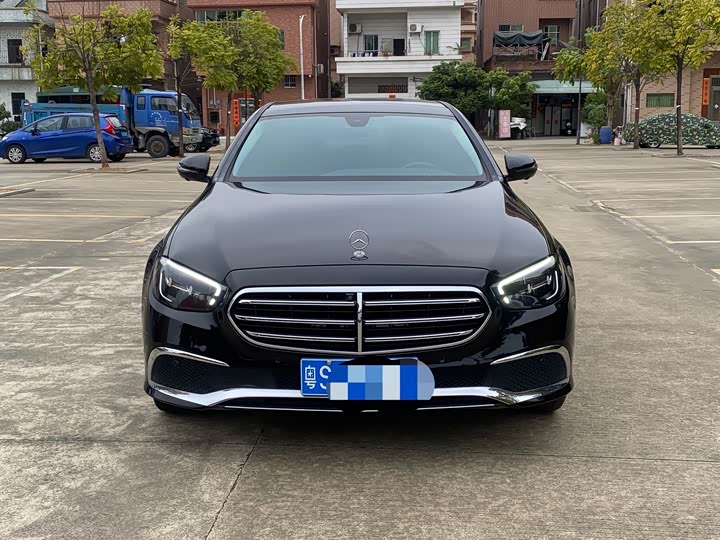 Фото 2 - Mercedes-Benz E-Class