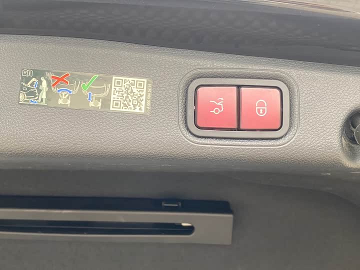 Фото 7 - Mercedes-Benz E-Class