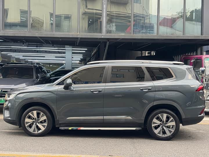 Фото 3 - Geely Okavango