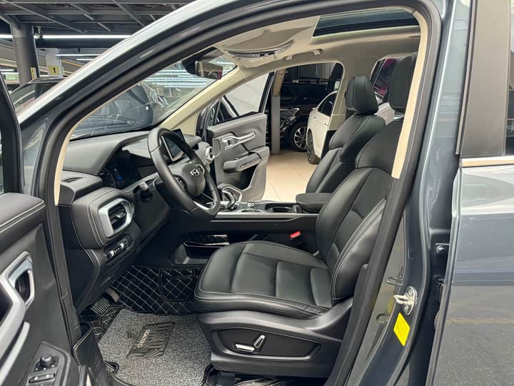 Фото 8 - Geely Okavango