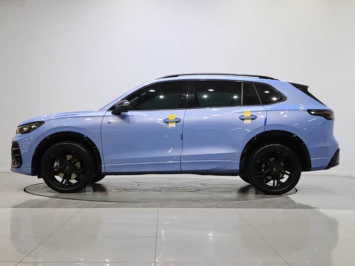 Фото 3 - Volkswagen Tiguan L Pro