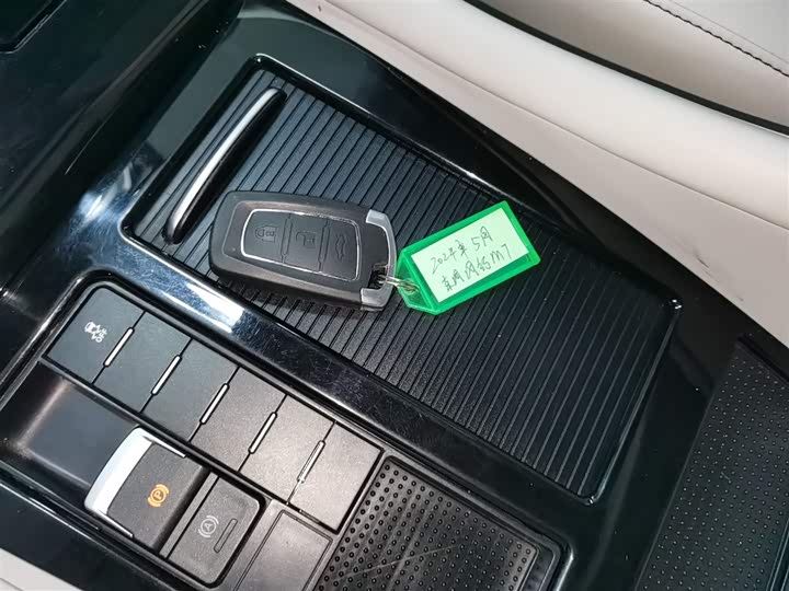 Фото 9 - Dongfeng Forthing M7