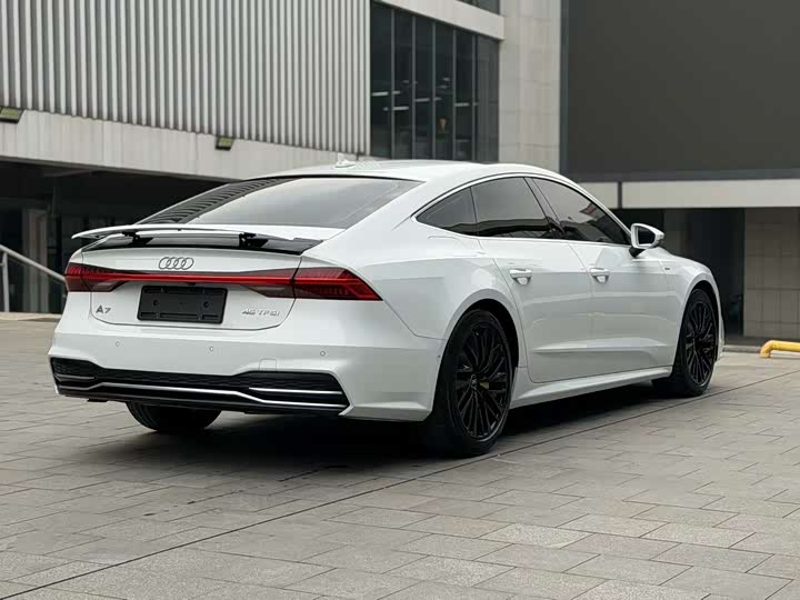 Фото 7 - Audi A7