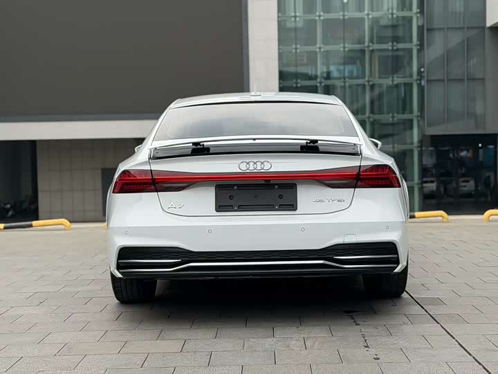 Фото 8 - Audi A7