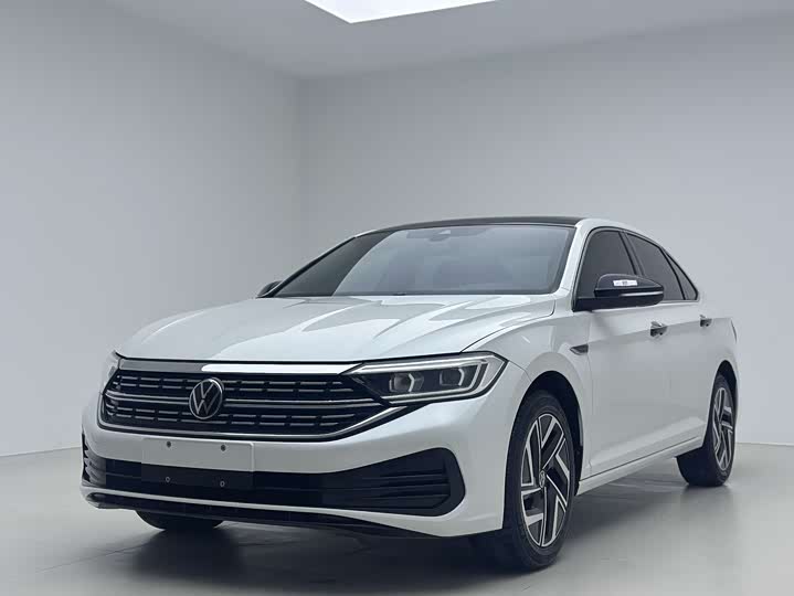 Фото 1 - Volkswagen Sagitar L