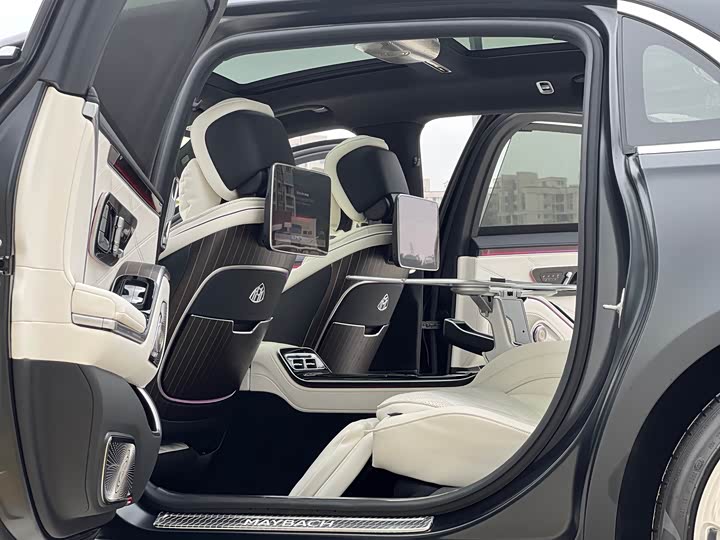 Фото 5 - Mercedes-Benz Maybach S-Class