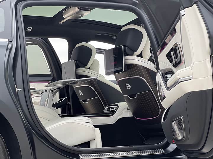 Фото 7 - Mercedes-Benz Maybach S-Class