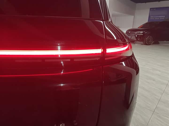 Фото 8 - LiXiang L8