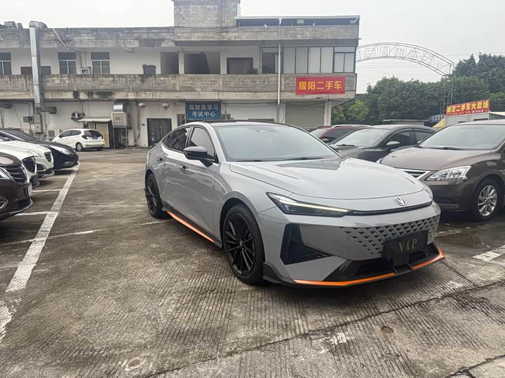 Фото 3 - Changan UNI-V