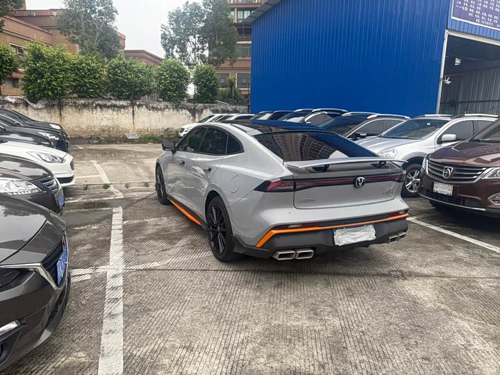 Фото 6 - Changan UNI-V