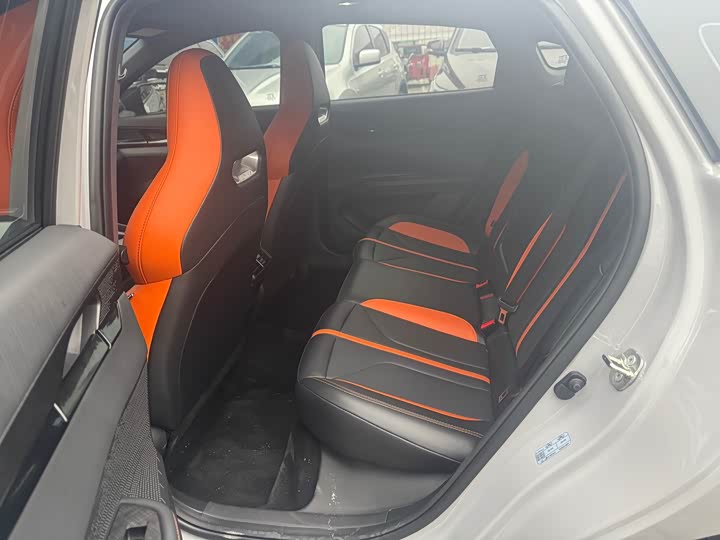 Фото 9 - Changan UNI-V