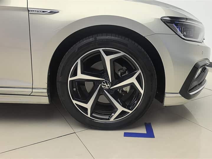 Фото 6 - Volkswagen Magotan