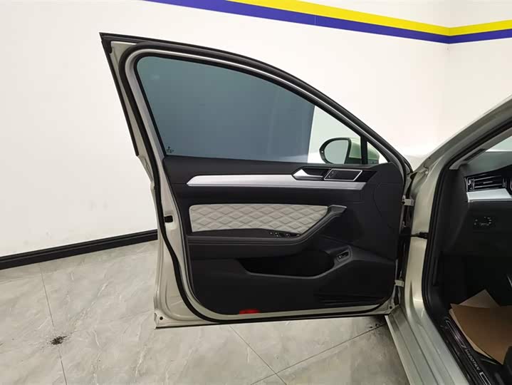 Фото 7 - Volkswagen Magotan