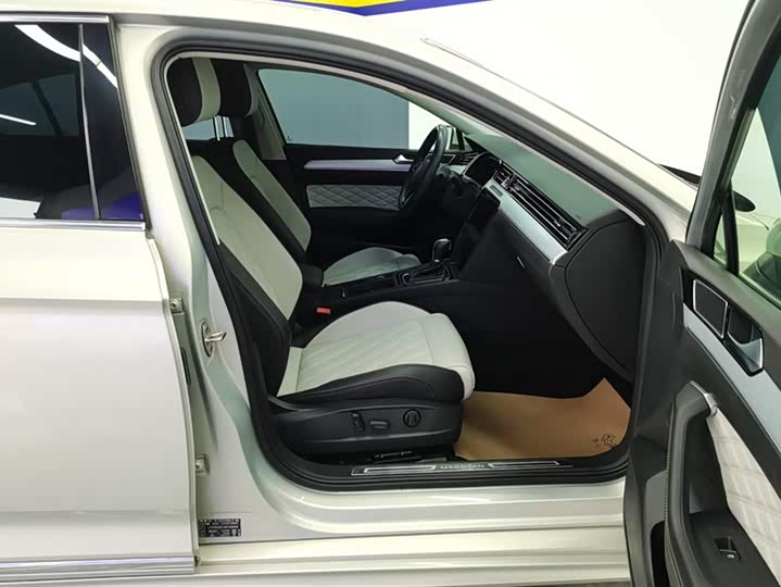 Фото 8 - Volkswagen Magotan