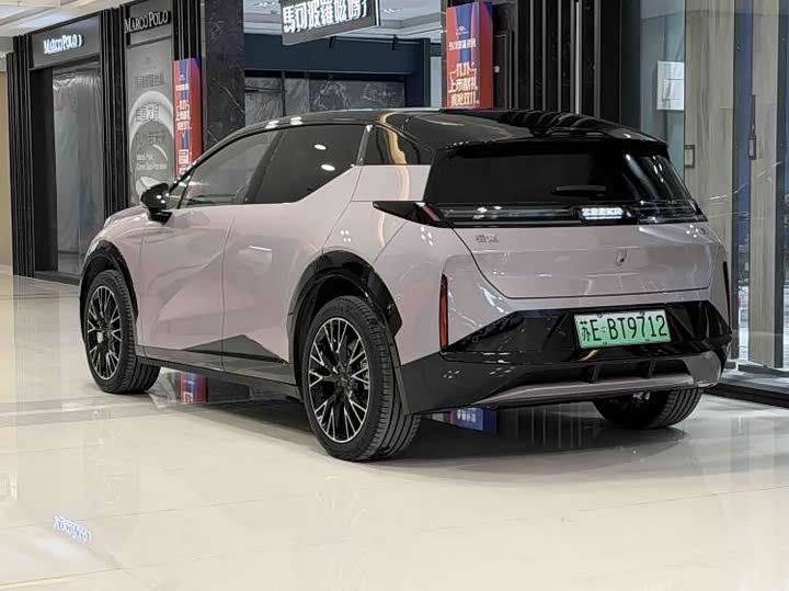 Фото 4 - Zeekr X