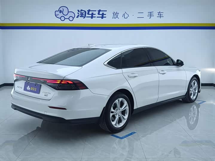 Фото 3 - Honda Accord