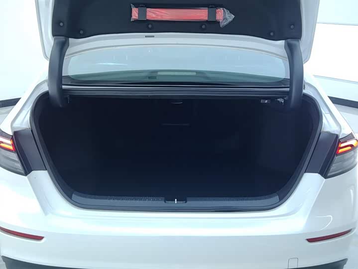 Фото 4 - Honda Accord