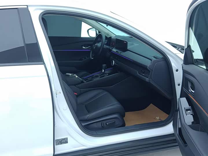 Фото 8 - Honda Accord