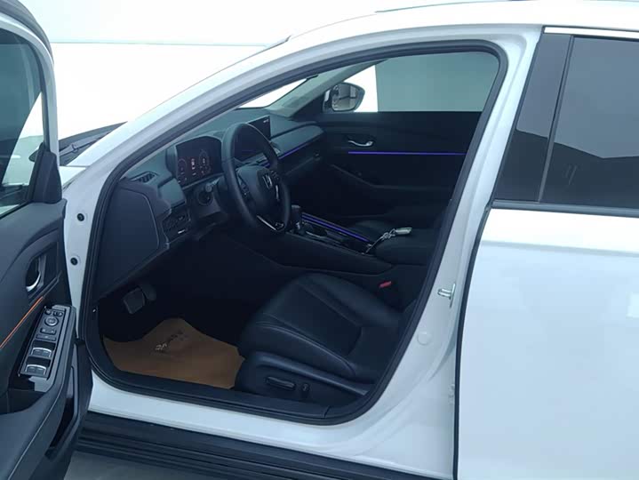 Фото 9 - Honda Accord