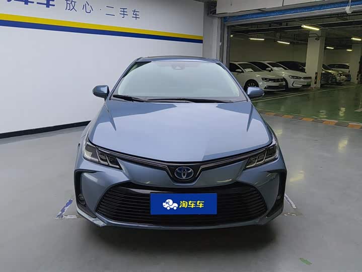 Фото 2 - Toyota Corolla