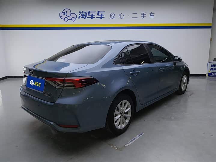 Фото 3 - Toyota Corolla