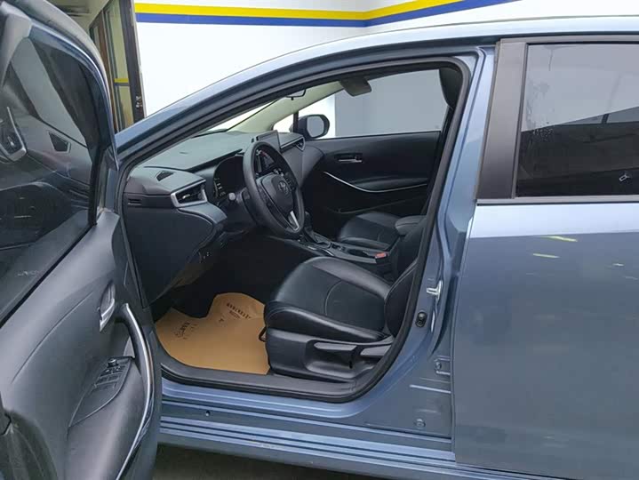 Фото 9 - Toyota Corolla