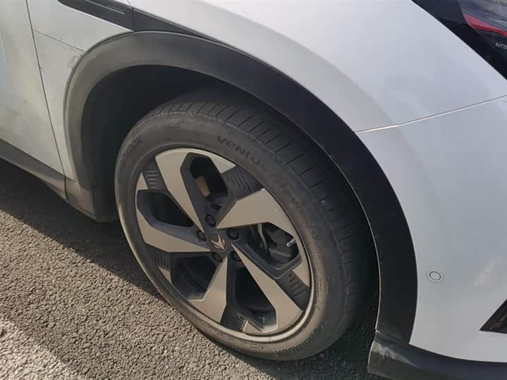 Фото 6 - BAIC Arcfox Alpha T5