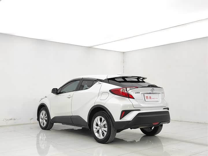 Фото 4 - Toyota Izoa