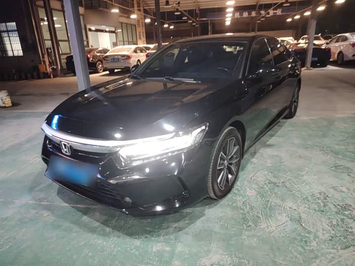 Фото 2 - Honda Inspire