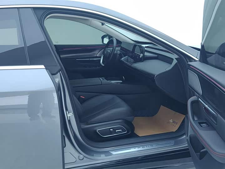 Фото 8 - XPeng P7