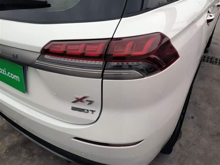 Фото 8 - Changan Oshan X7