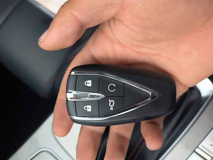 Фото 9 - Changan Oshan X7