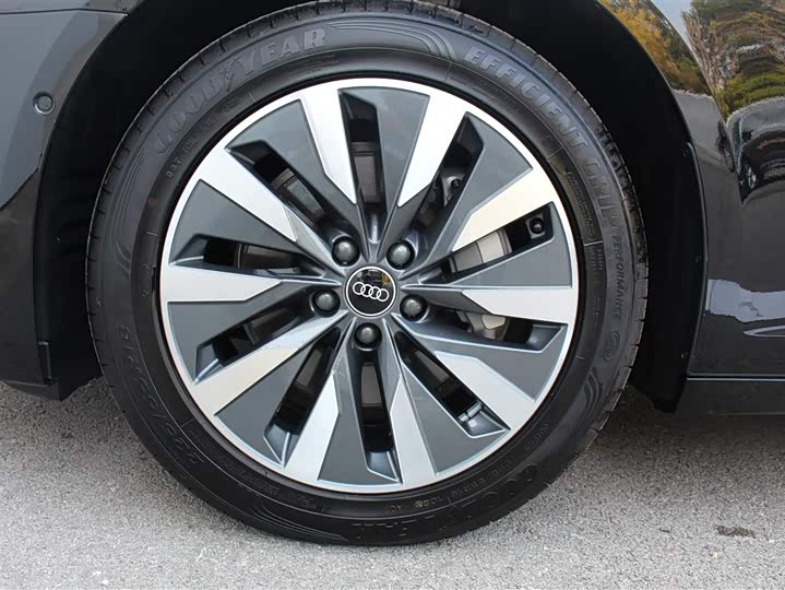 Фото 7 - Audi A6L