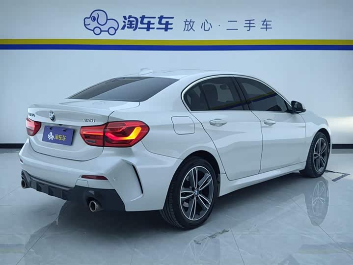 Фото 3 - BMW 1 Series