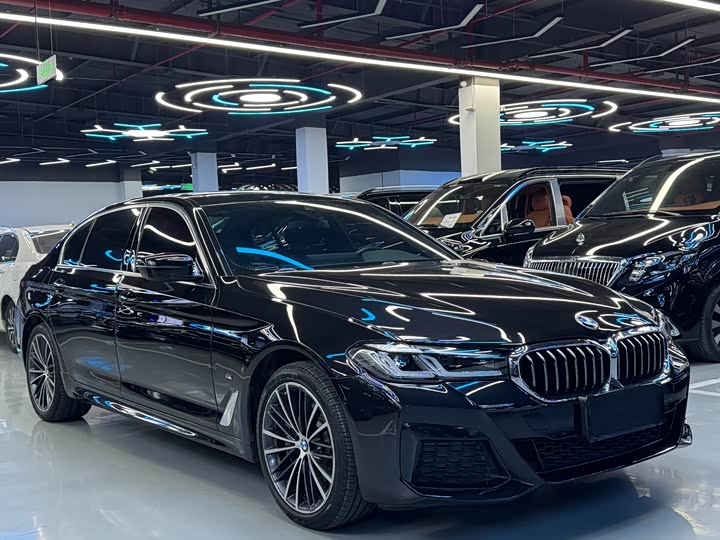 Фото 3 - BMW 5 Series