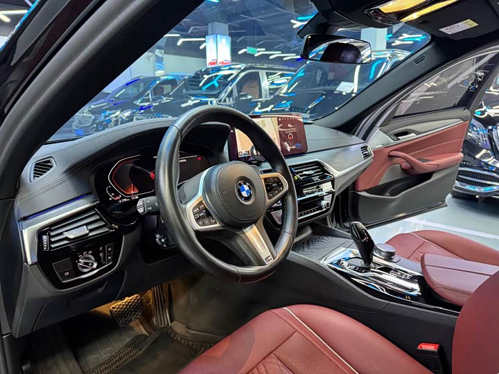 Фото 5 - BMW 5 Series