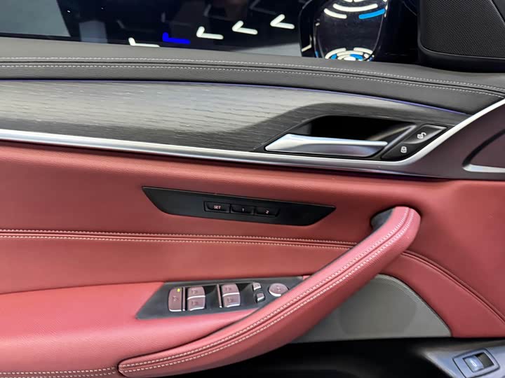 Фото 7 - BMW 5 Series